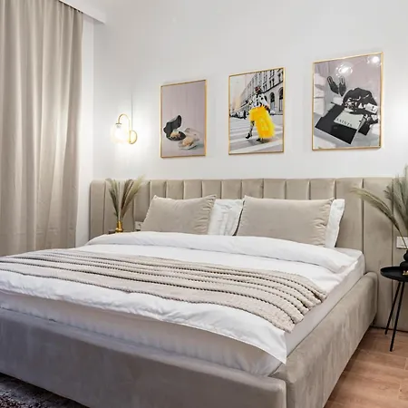Square Haven - Modern With Ac דירה *