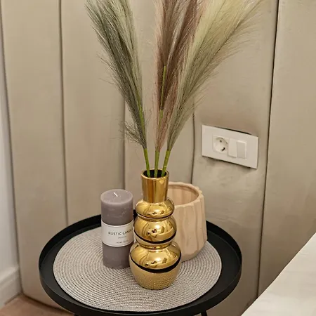 Square Haven - Modern With Ac Bucarest